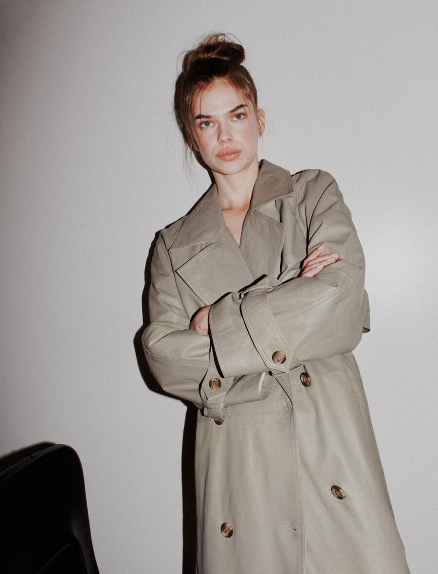 vadderad trenchcoat i läder - mud