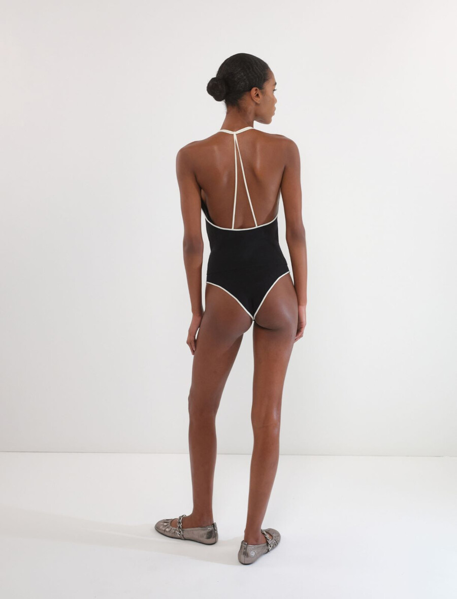 v-ringad body - svart
