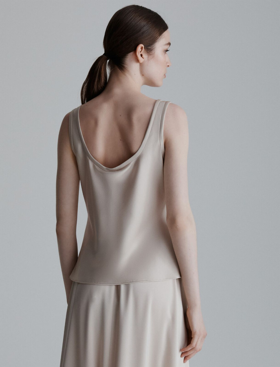 Ärmlös satin topp - crÈme